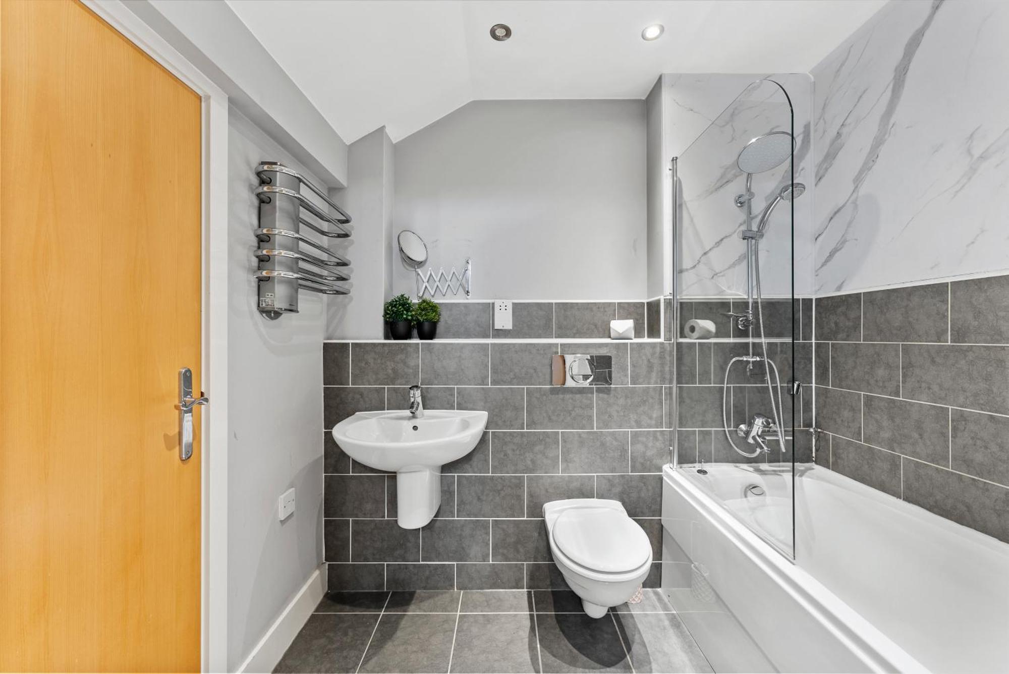 30 Percent Off! Lovely Yorkshire Duplex - Sleeps 6 - Netflix ดิวสเบอรี ภายนอก รูปภาพ